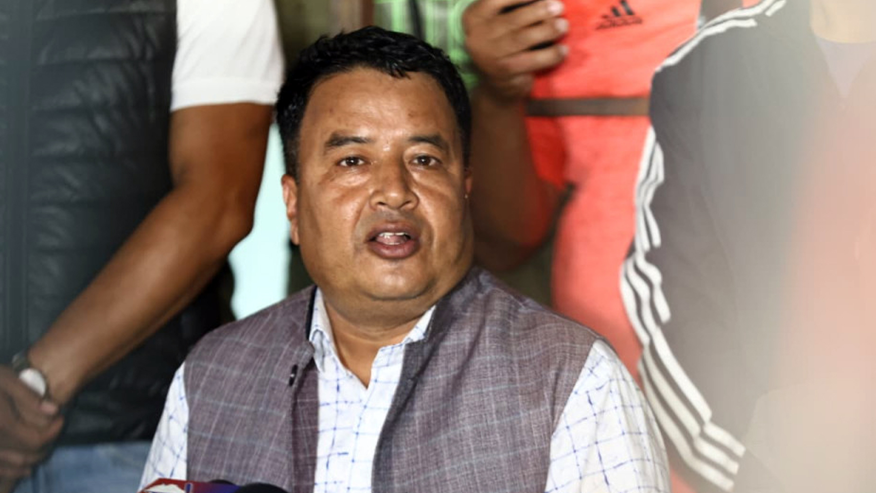 कुलमान, बालेन, र सुदन गुरूङलाई पक्राउ गर्न माग : महेश बस्नेत