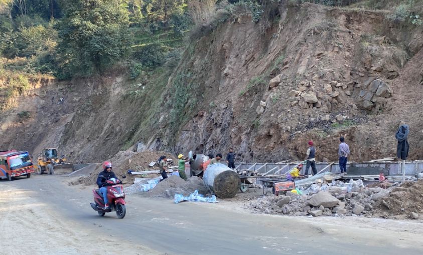 अरनिको राजमार्गअन्तर्गत धुलिखेल–खावा सडक विस्तार सुरु