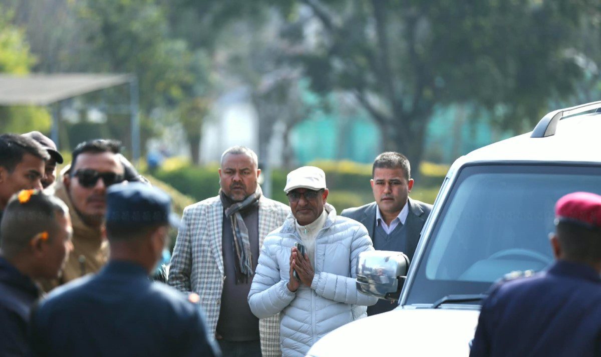 बयानका लागि जाँचबुझ आयोग पुगे रमेश लेखक