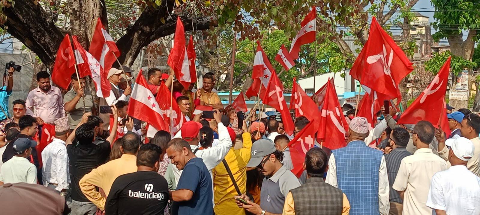 ओली-लेखक पक्राउ : सुदूरपश्चिममा एमाले-कांग्रेसको संयुक्त विरोध