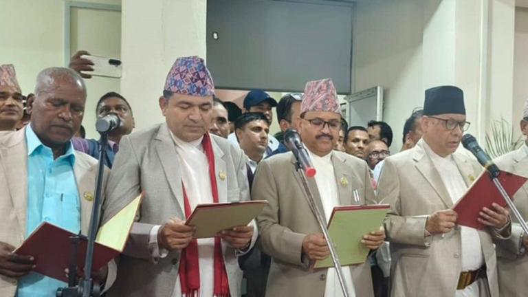 लुम्बिनीका नवनियुक्त ५ मन्त्रीले लिए शपथ