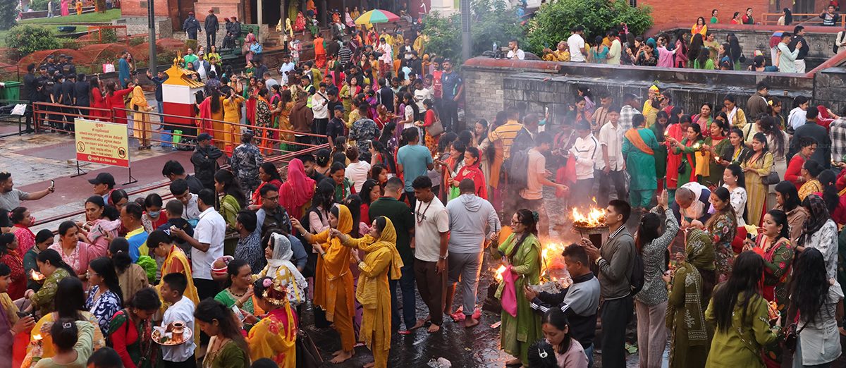 आज साउन महिनाको पहिलो सोमबार, शिव मन्दिरहरुमा घुइँचो